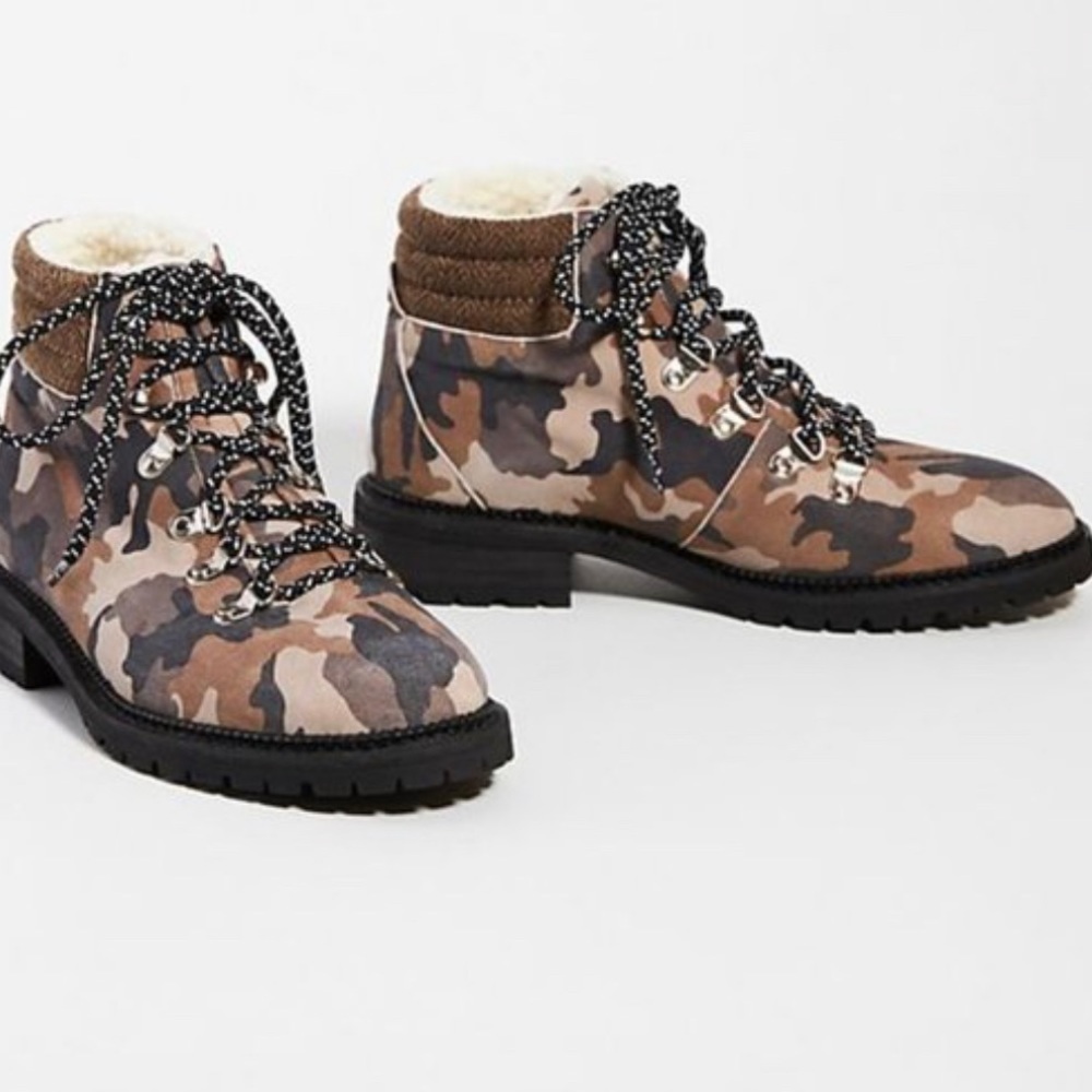 SILENT D REXI HIKER BOOT Camo Suede With Shearling - Women’s Size 6.5 - NEW